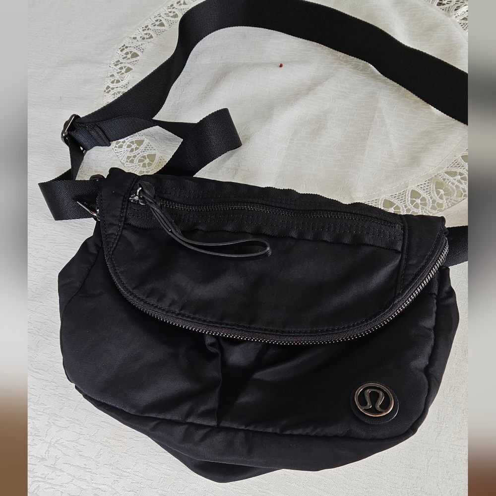 Lululemon All Night Festival Bag Micro 2L